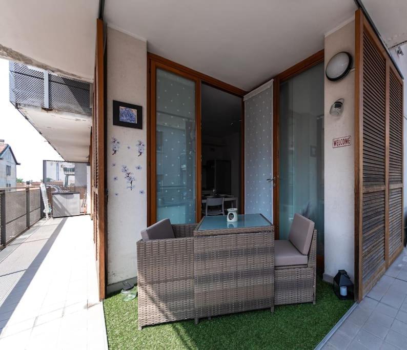 Appartamento Caterina A 5 Minuti Da Milano Fiere E San Siro Con Wifi-Netflix-Free Parking Exteriör bild