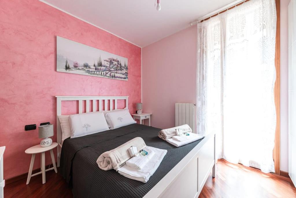 Appartamento Caterina A 5 Minuti Da Milano Fiere E San Siro Con Wifi-Netflix-Free Parking Exteriör bild