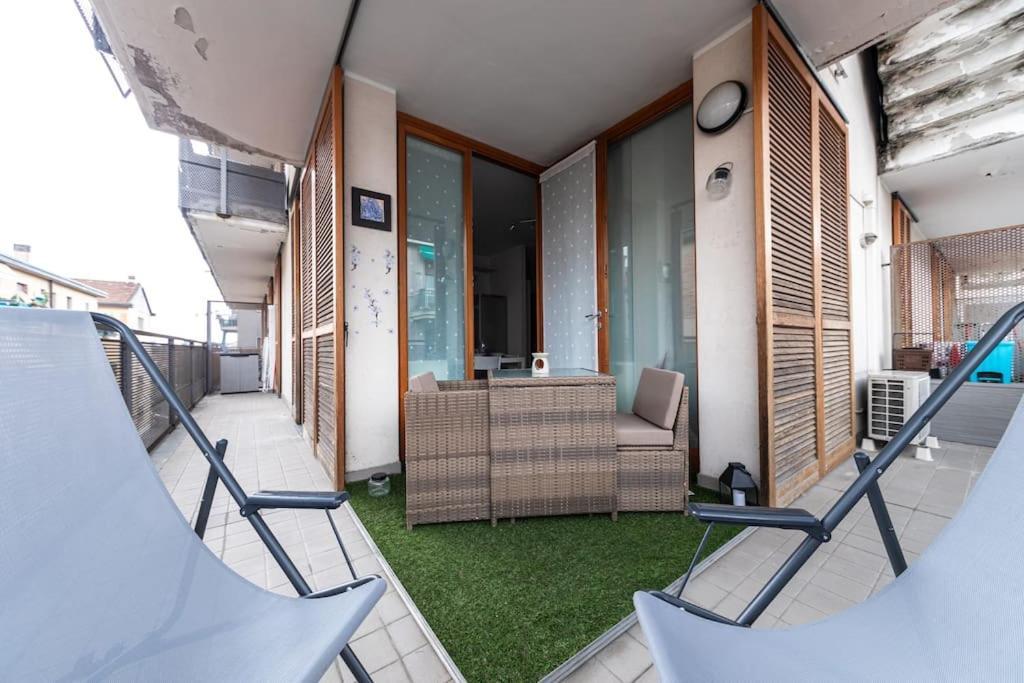 Appartamento Caterina A 5 Minuti Da Milano Fiere E San Siro Con Wifi-Netflix-Free Parking Exteriör bild