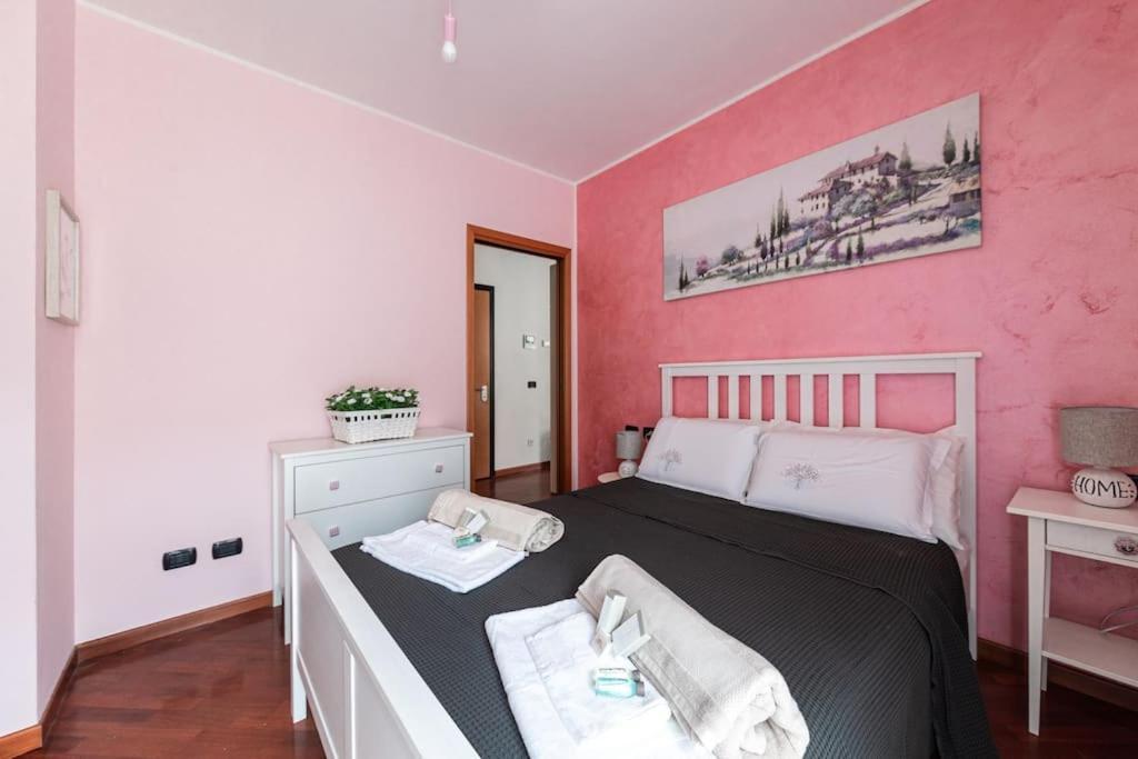 Appartamento Caterina A 5 Minuti Da Milano Fiere E San Siro Con Wifi-Netflix-Free Parking Exteriör bild